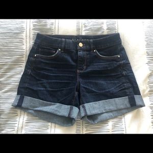 WHBM The 5” Jean Stretchy Short Size 2